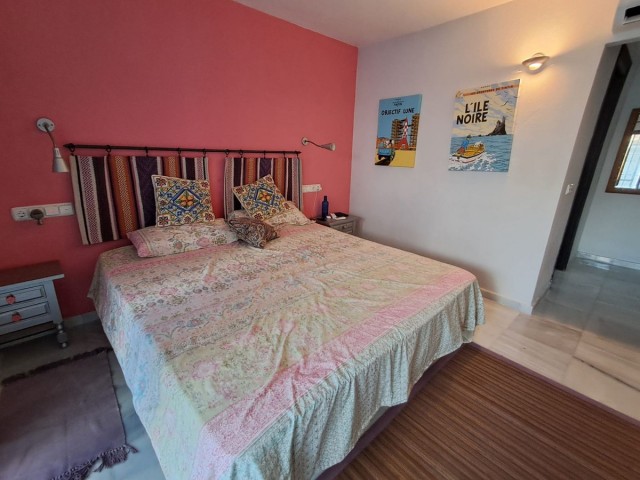 Adosado con 5 Dormitorios  en Estepona