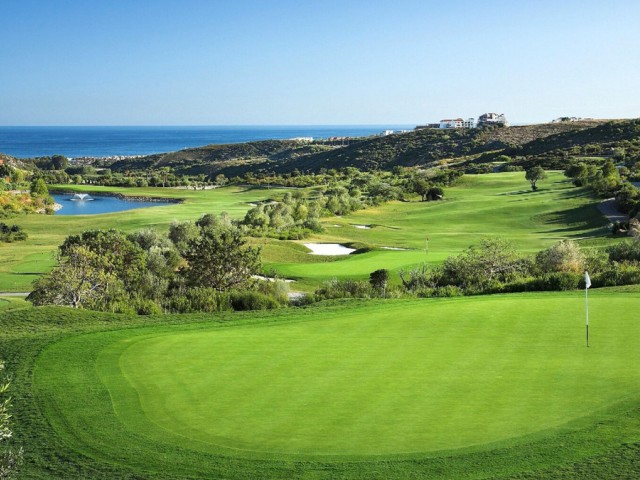 3 Bedrooms Apartment in Nueva Andalucía