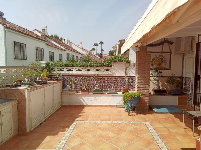 5 Bedrooms Townhouse in Marbella