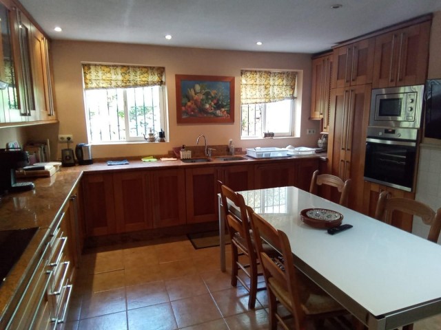 5 Bedrooms Townhouse in Marbella