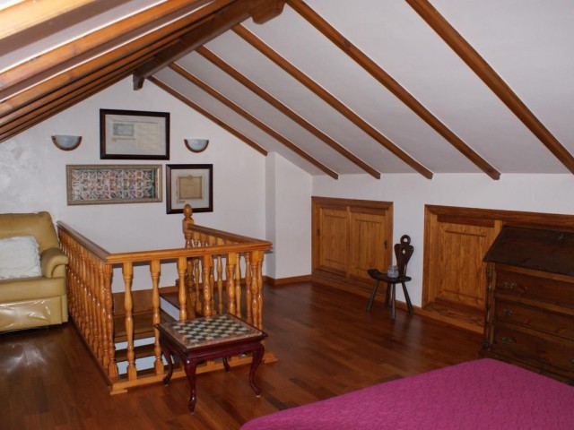 5 Bedrooms Townhouse in Marbella