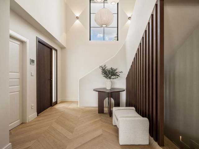 5 Bedrooms Villa in Nueva Andalucía