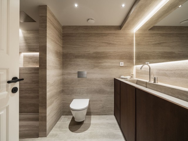 5 Bedrooms Villa in Nueva Andalucía