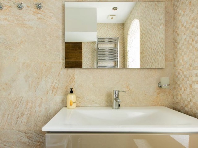 5 Schlafzimmer Reihenhaus in Nueva Andalucía