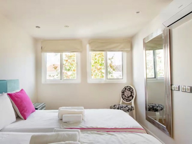 5 Schlafzimmer Reihenhaus in Nueva Andalucía