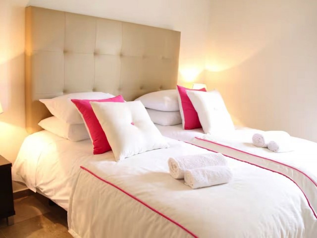 5 Schlafzimmer Reihenhaus in Nueva Andalucía