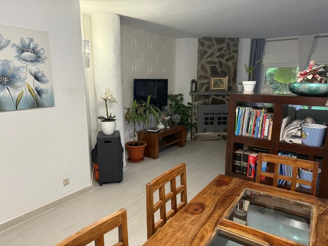 Appartement avec 4 Chambres  à Calahonda