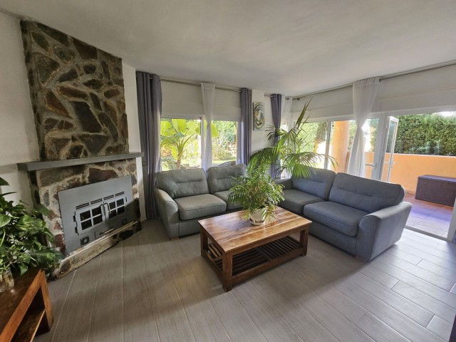 Appartement avec 4 Chambres  à Calahonda