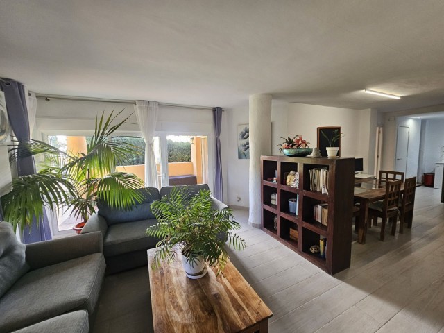 Appartement avec 4 Chambres  à Calahonda