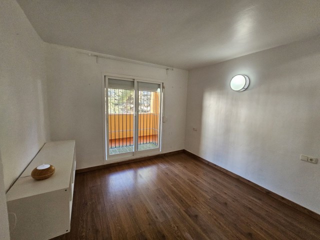 Appartement avec 4 Chambres  à Calahonda