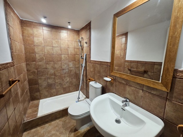 Appartement avec 4 Chambres  à Calahonda