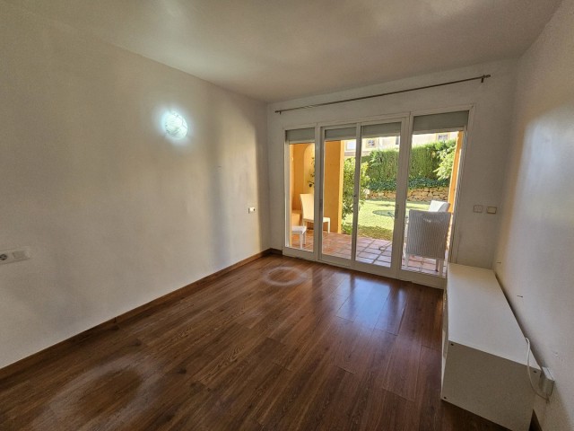 Appartement avec 4 Chambres  à Calahonda