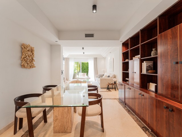 Apartment, Sierra Blanca, R5226847