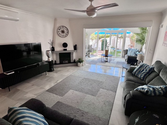 3 Slaapkamer Rijtjeshuis in El Paraiso