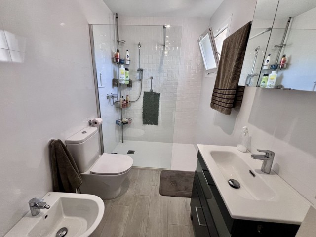 3 Slaapkamer Rijtjeshuis in El Paraiso