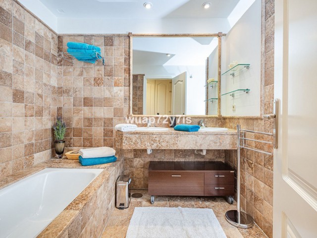 2 Slaapkamer Appartement in Estepona