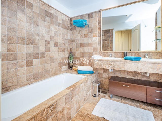 2 Slaapkamer Appartement in Estepona