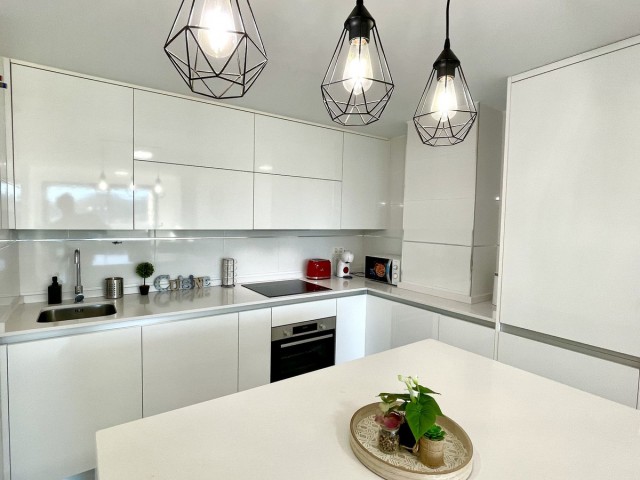 Apartamento con 3 Dormitorios  en Las Lagunas