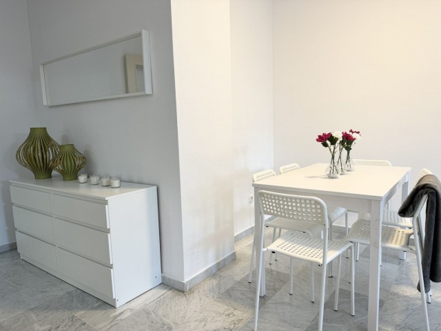 Apartamento con 4 Dormitorios  en Fuengirola