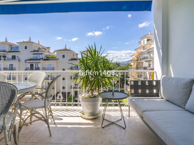 2 Bedrooms Apartment in Puerto Banús