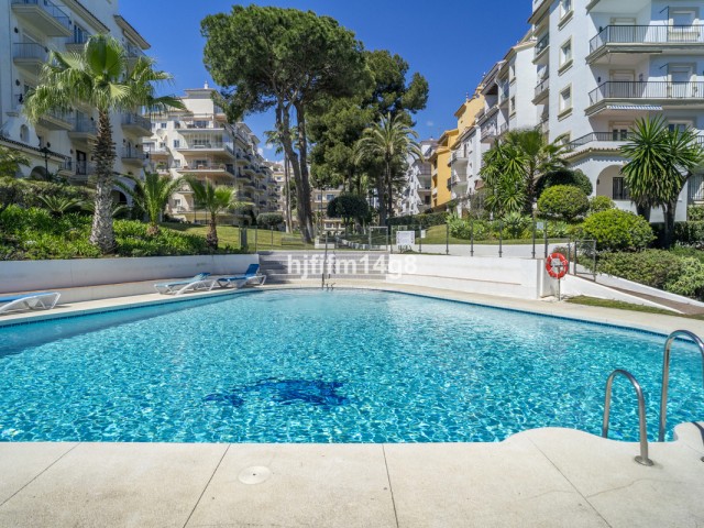 2 Bedrooms Apartment in Puerto Banús
