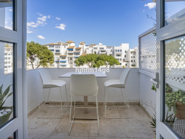 2 Bedrooms Apartment in Puerto Banús