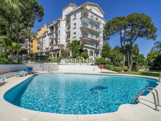 2 Bedrooms Apartment in Puerto Banús