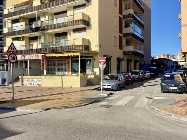 Commercial avec 0 Chambres  à Fuengirola