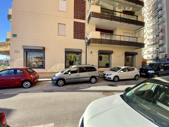 Commercial avec 0 Chambres  à Fuengirola