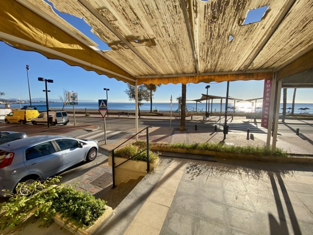 Commercial avec 0 Chambres  à Fuengirola