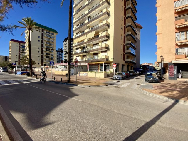 Commercial avec 0 Chambres  à Fuengirola