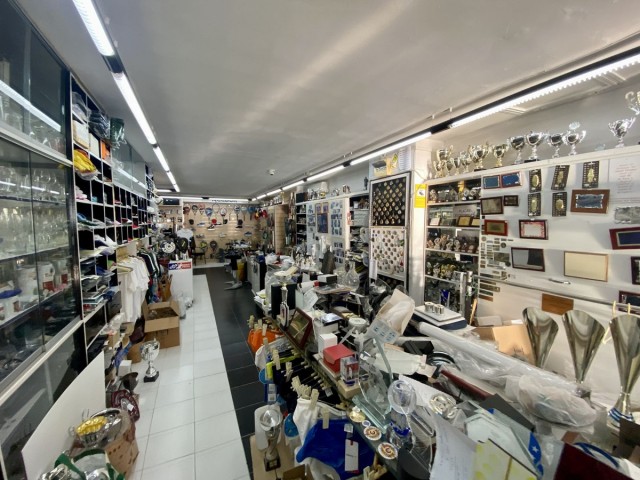 Commercial avec 0 Chambres  à Fuengirola