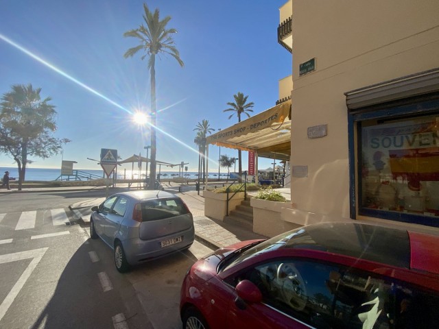 Commercial avec 0 Chambres  à Fuengirola