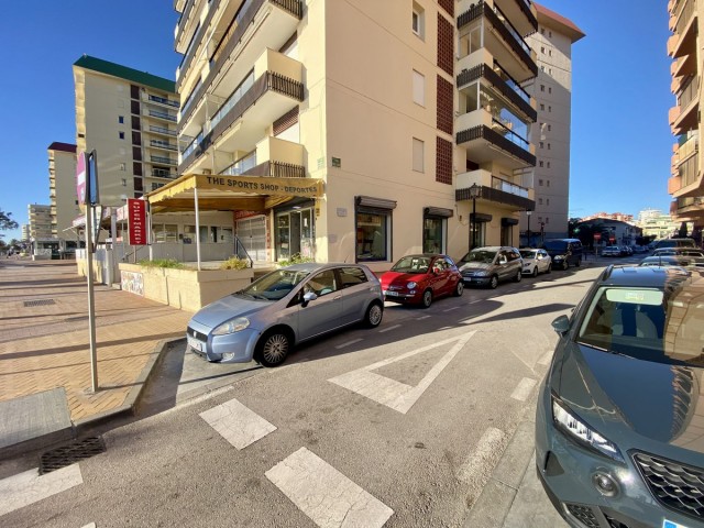 Commercial avec 0 Chambres  à Fuengirola