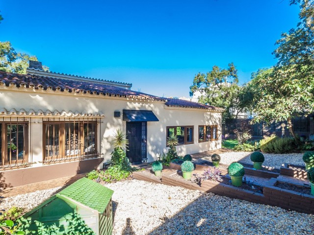 Villa avec 5 Chambres  à Elviria