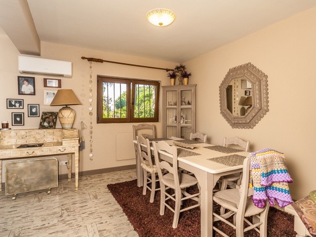 Villa avec 5 Chambres  à Elviria