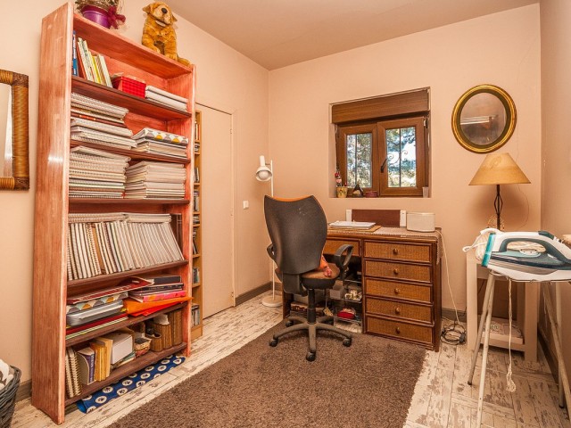 Villa avec 5 Chambres  à Elviria