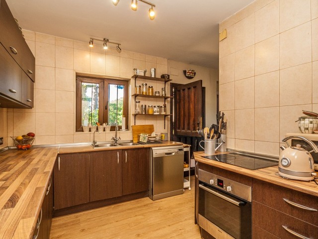 Villa avec 5 Chambres  à Elviria