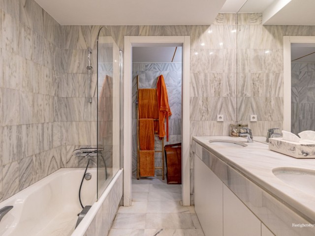 2 Sovrums Lägenhet i Estepona