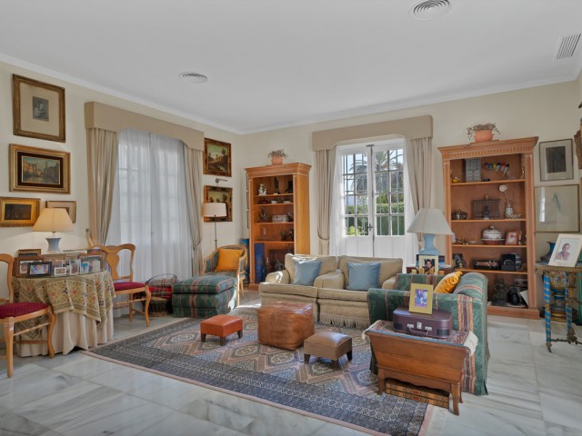 6 Bedrooms Villa in Las Brisas