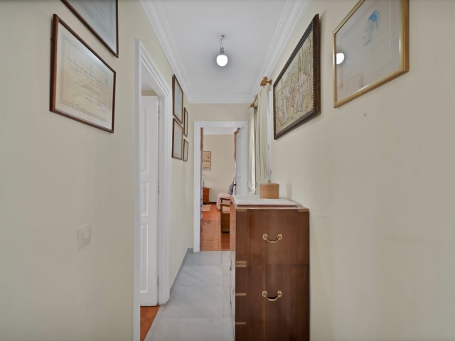 Villa con 6 Dormitorios  en Las Brisas