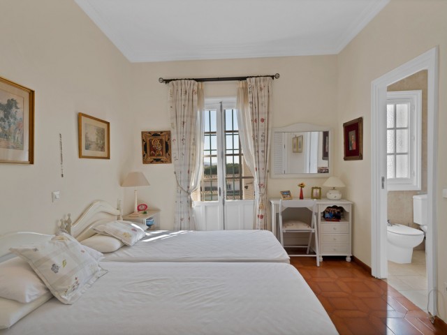 Villa con 6 Dormitorios  en Las Brisas