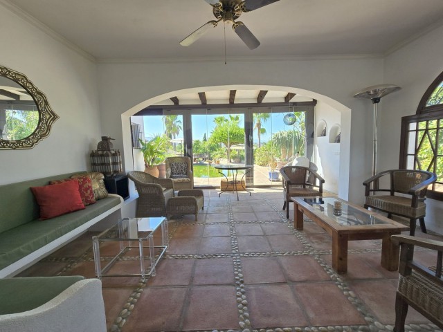 Villa con 6 Dormitorios  en Alhaurín el Grande