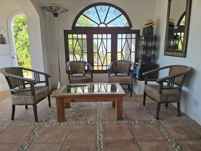 Villa con 6 Dormitorios  en Alhaurín el Grande