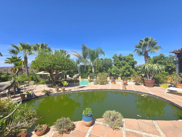 Villa con 6 Dormitorios  en Alhaurín el Grande