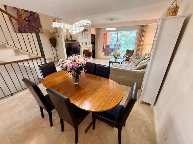 Radhus, Cabopino, R5219854