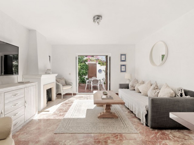 Maison mitoyenne avec 2 Chambres  à Estepona