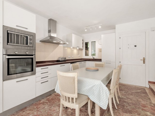 Maison mitoyenne avec 2 Chambres  à Estepona