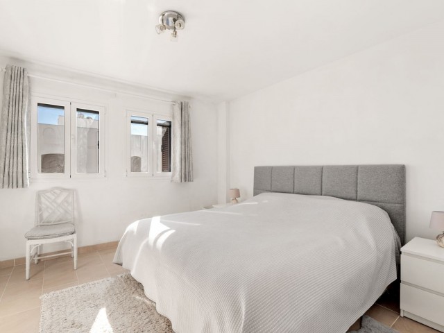 2 Bedrooms Townhouse in Estepona