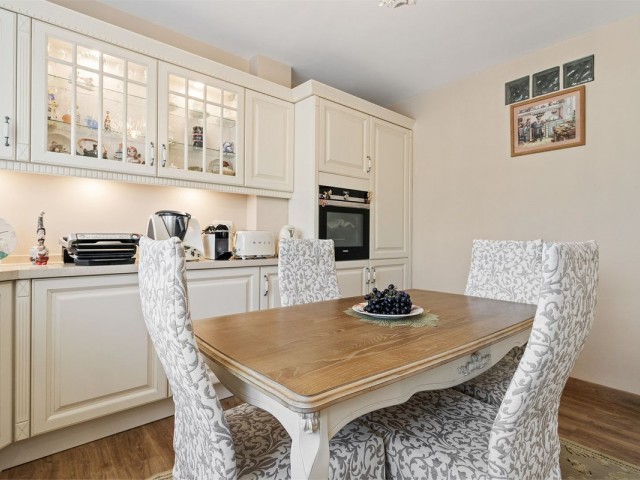 Maison mitoyenne avec 4 Chambres  à Benalmadena